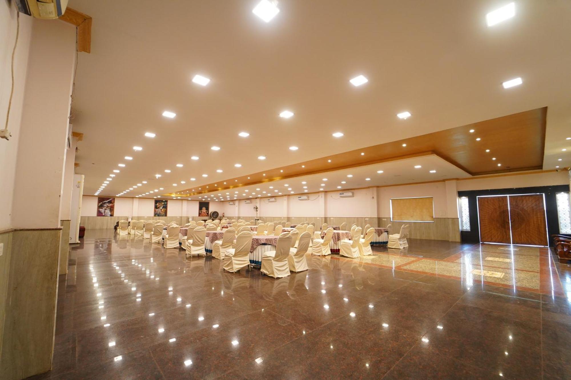 בובנשוואר Hotel Ananta Sayana מראה חיצוני תמונה