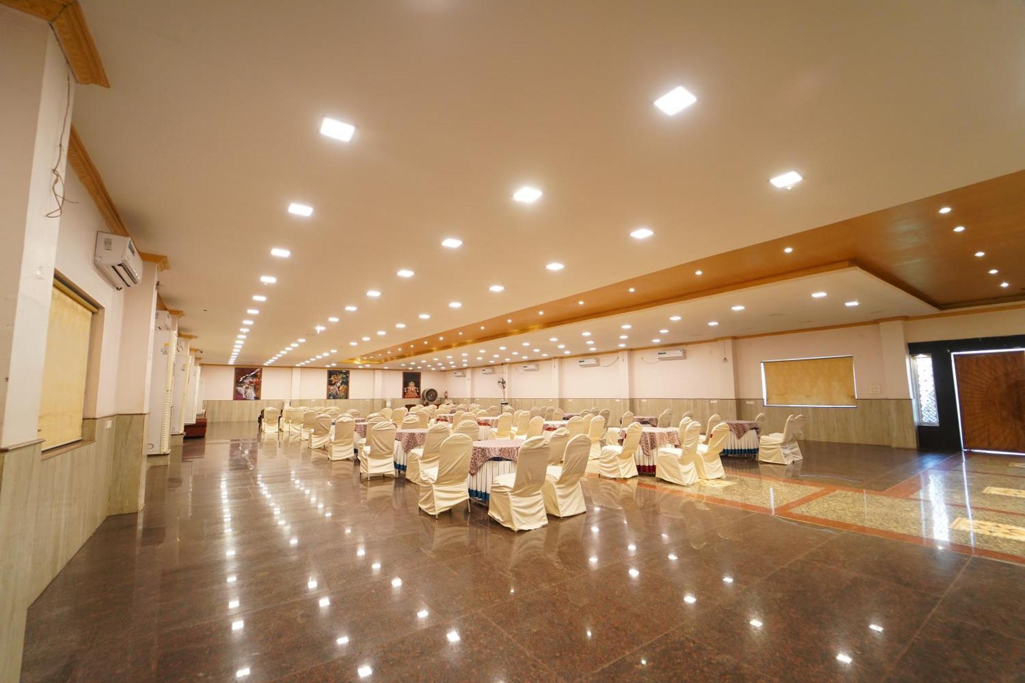 בובנשוואר Hotel Ananta Sayana מראה חיצוני תמונה