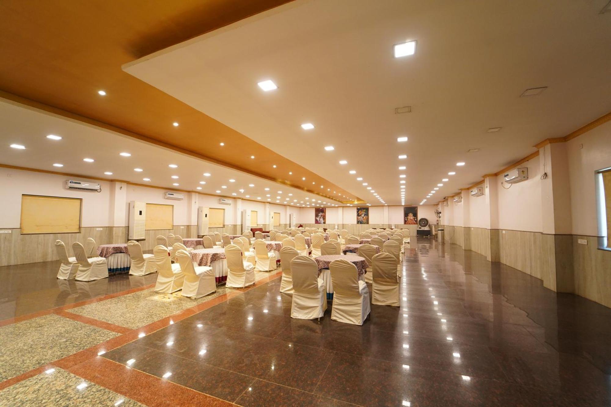 בובנשוואר Hotel Ananta Sayana מראה חיצוני תמונה